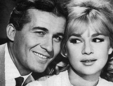 Αποκάλυψη: Διαβάστε σε ποιά ταινία οι Δ. Παπαμιχαήλ και Α. Βουγιουκλάκη δεν ήθελαν ούτε να βλέπονται (βιντεο)